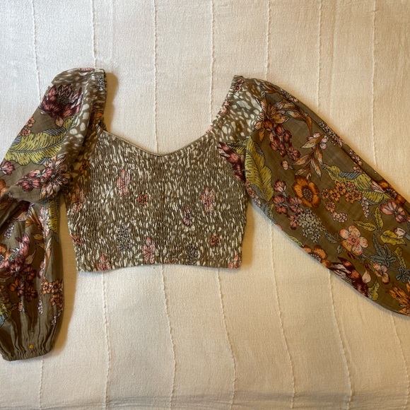 Cropped top with open back - Picture 6 of 7